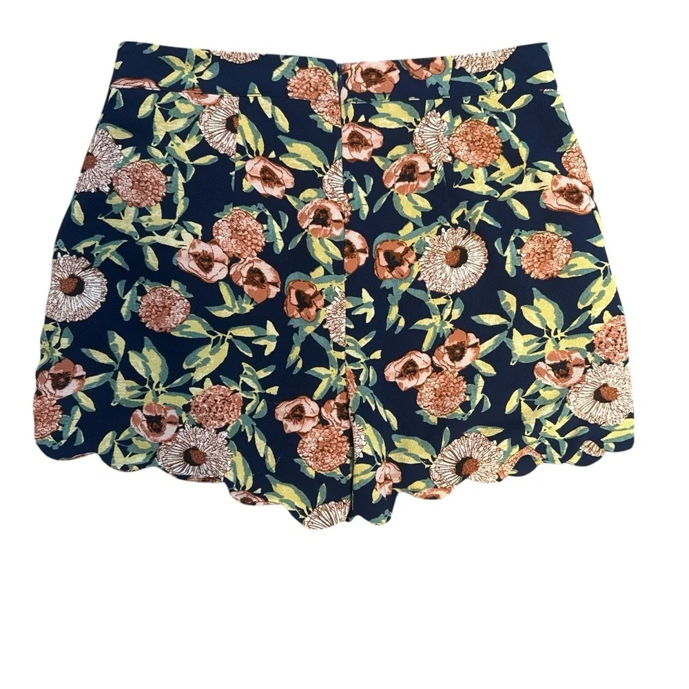 June & Hudson Floral Scalloped Hem‎ Women Shorts- Small​